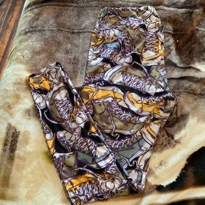 LuLaRoe Sneakers TC Leggings